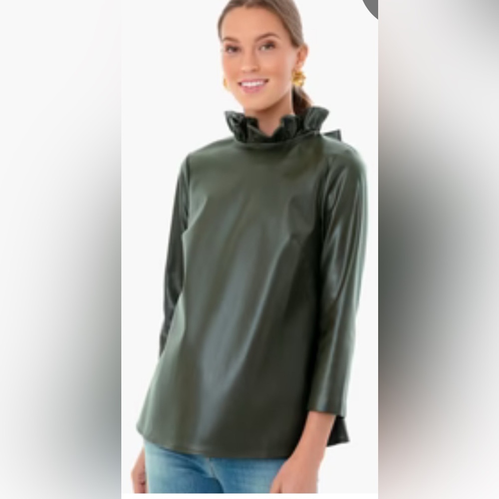 EUC Tuckernuck Green Faye top small
